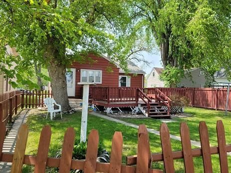 806 Horace Ave N, Thief River Falls, MN 56701