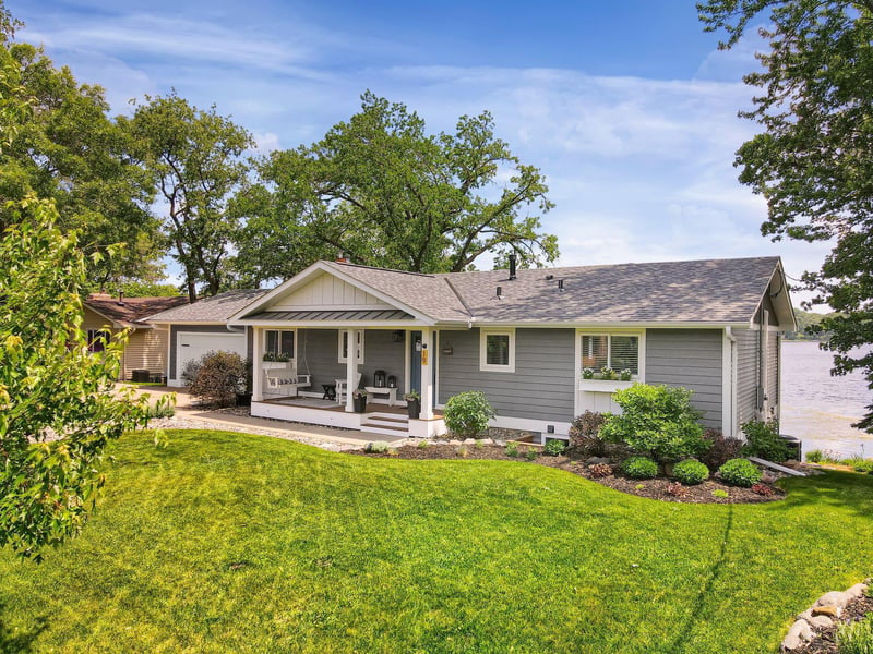 19 W Golden Lake Rd, Circle Pines, MN 55014