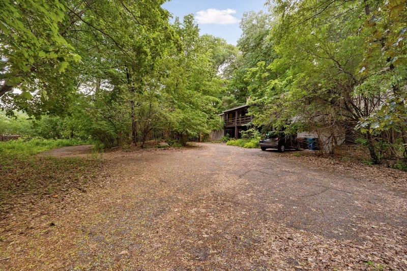 4521 Strawberry Ln, Golden Valley, MN 55416