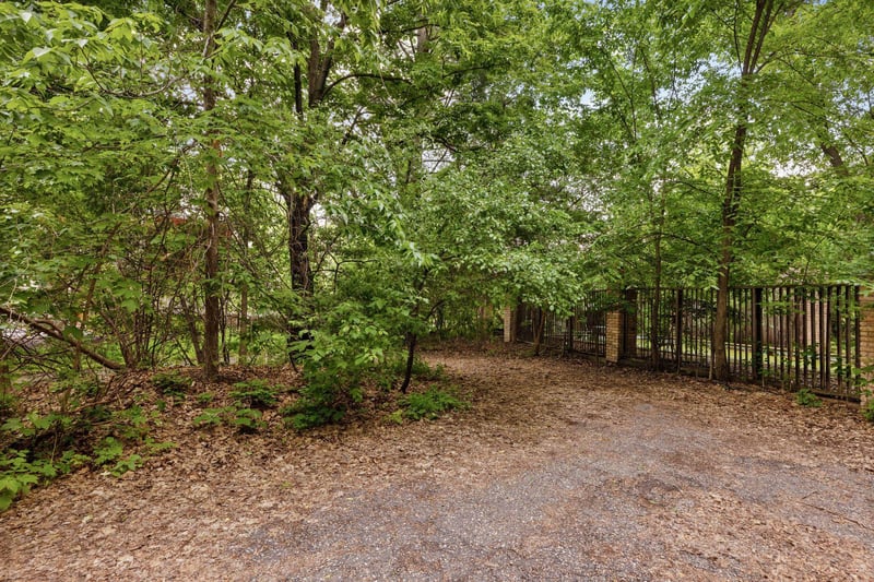 4521 Strawberry Ln, Golden Valley, MN 55416