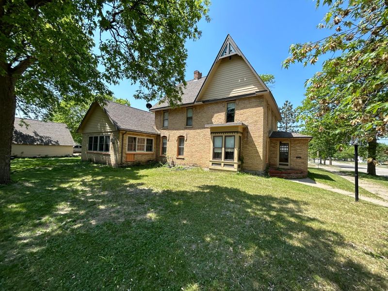 150 W Rooney Ave, Appleton, MN 56208