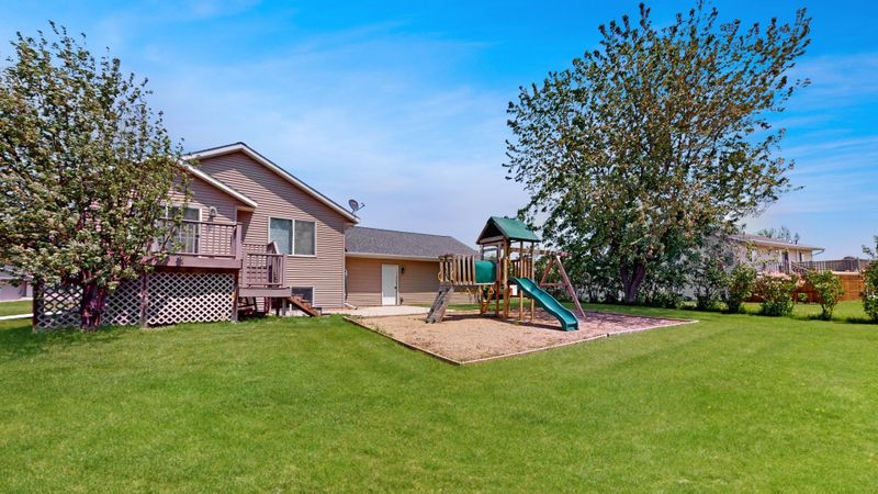 315 4th St SW, Clara City, MN 56222