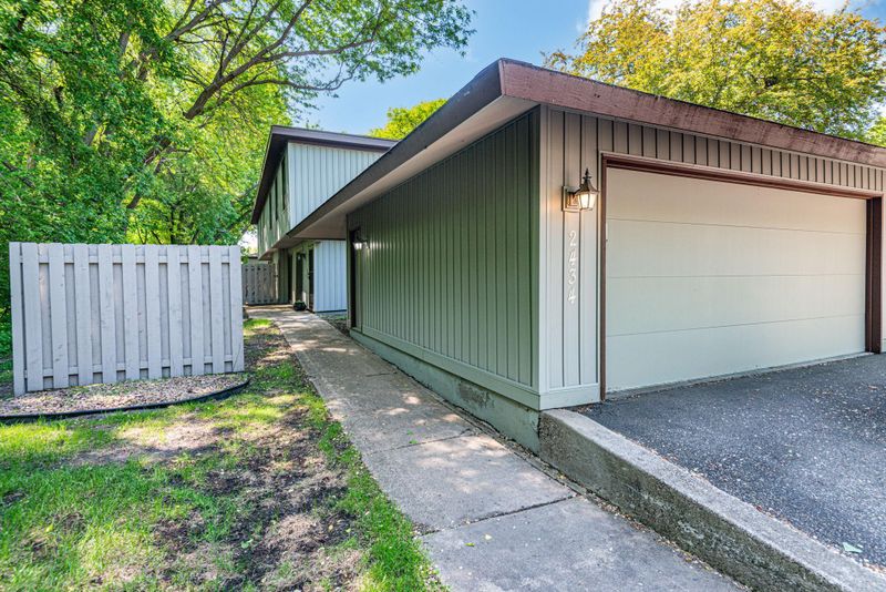 2434 Unity Ave N, Golden Valley, MN 55422