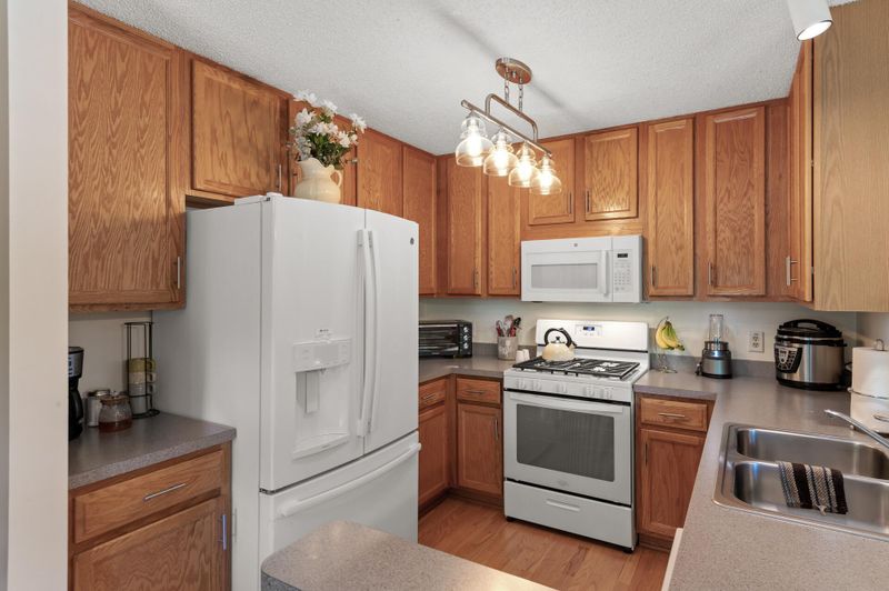 7649 Century Blvd, Chanhassen, MN 55317