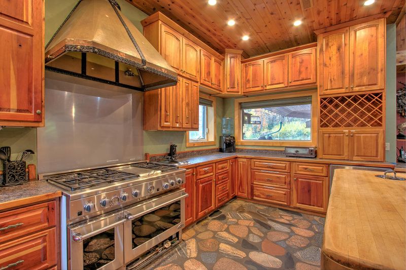 2352 Jade St, Mora, MN 55051