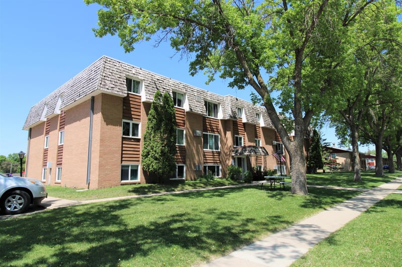 1116 2nd St SE, Willmar, MN 56201