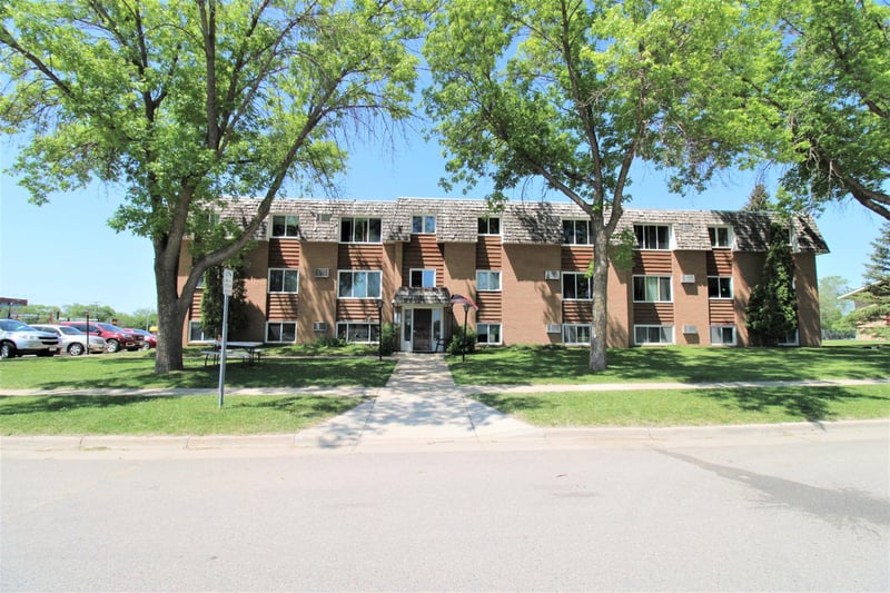 1116 2nd St SE, Willmar, MN 56201