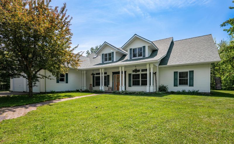 31122 Malbay Rd, Cohasset, MN 55721