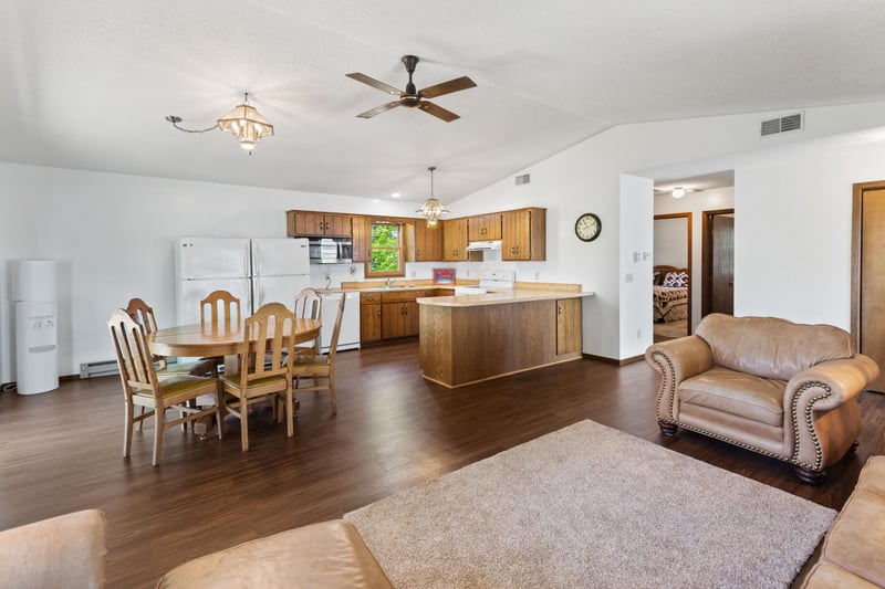 8423 123rd Ave SE, Lake Lillian, MN 56253