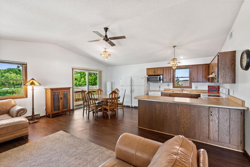 8423 123rd Ave SE, Lake Lillian, MN 56253