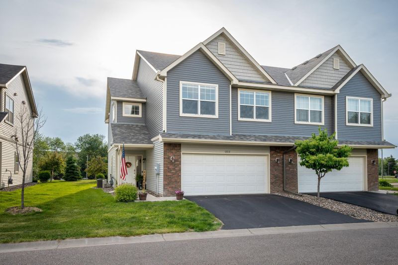 12212 River Valley Dr, Burnsville, MN 55337