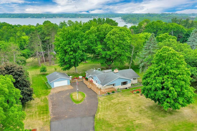12003 Lindstrom Ln, Lindstrom, MN 55045