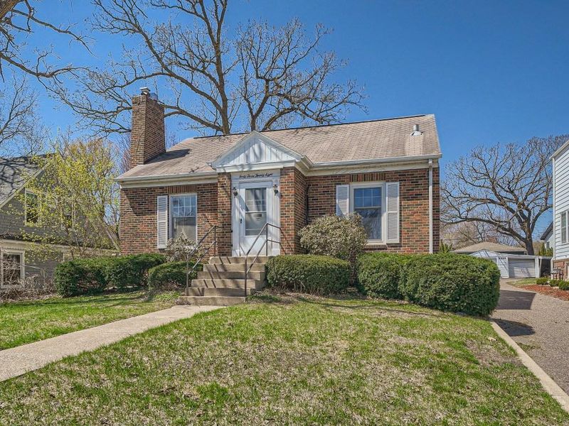 4328 France Ave S, Edina, MN 55410