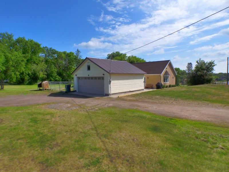 110 Hill Dr, Randall, MN 56475