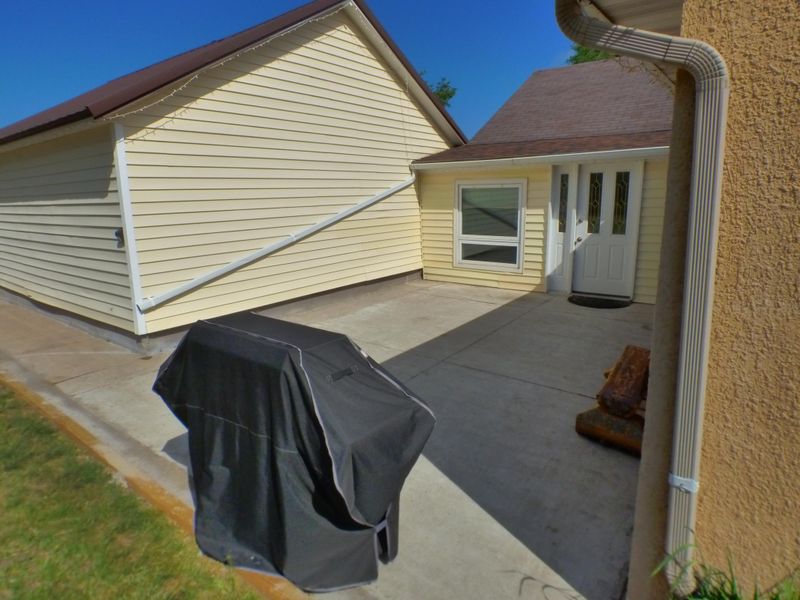 110 Hill Dr, Randall, MN 56475