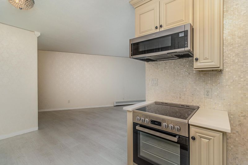 9143 Highway 55 #201, Golden Valley, MN 55427