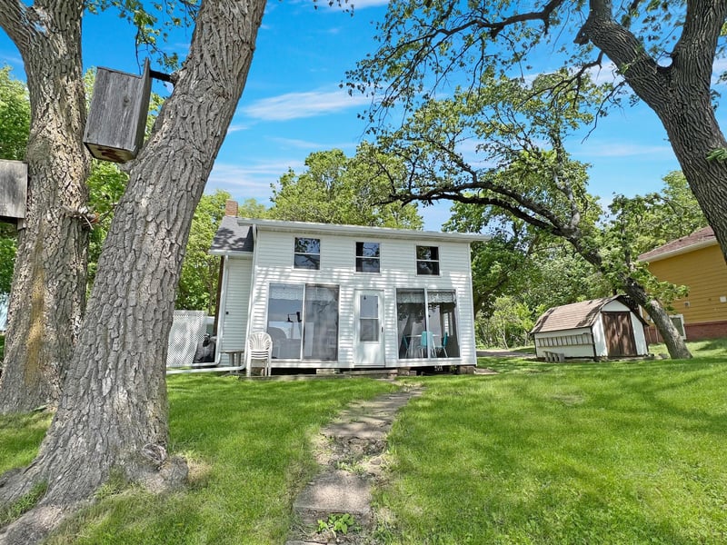 2 Koch Cir, Tracy, MN 56175