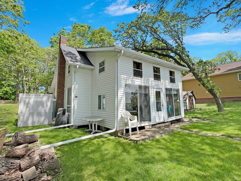2 Koch Cir, Tracy, MN 56175