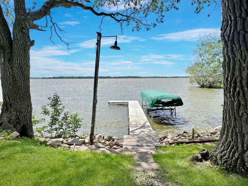 2 Koch Cir, Tracy, MN 56175