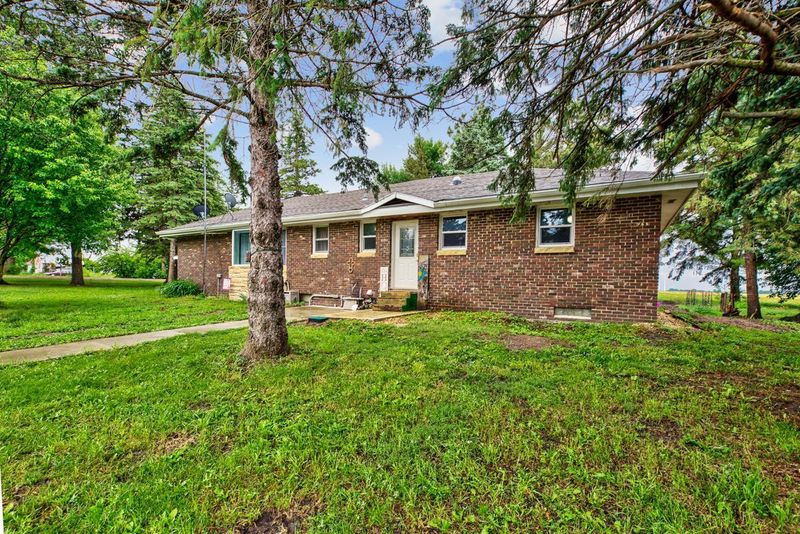 83519 460th Ave, Lakefield, MN 56150