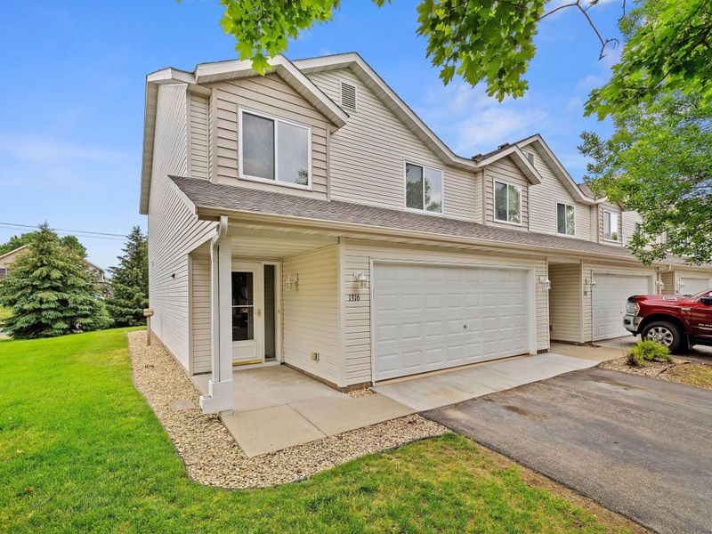 1316 Willow Trl, Farmington, MN 55024