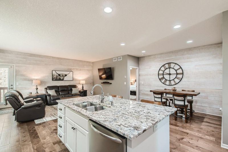 120 Highland Dr, Carver, MN 55315