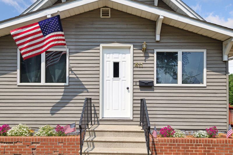 411 11th St NW, Austin, MN 55912