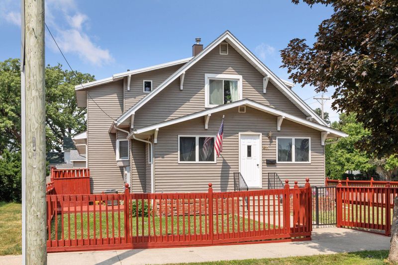 411 11th St NW, Austin, MN 55912