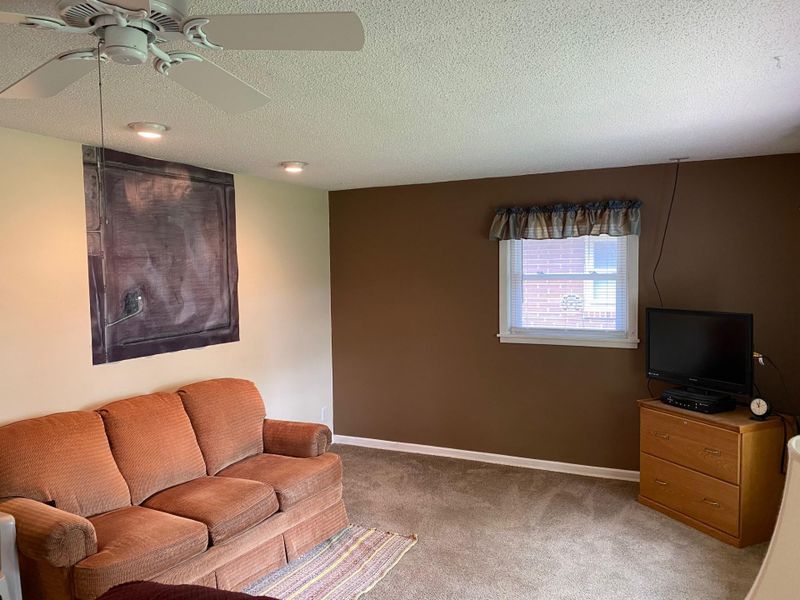 1611 Knight Ave N, Glencoe, MN 55336