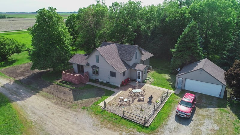 19207 220th St, Lucan, MN 56255