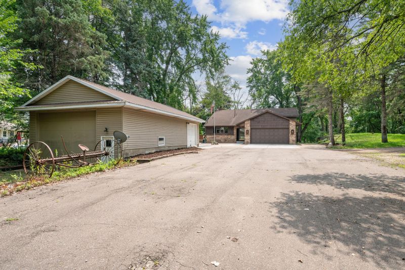 2400 Dodd Rd, Mendota Heights, MN 55120