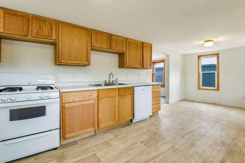 418 W Railroad Ave, Bruce, WI 54819