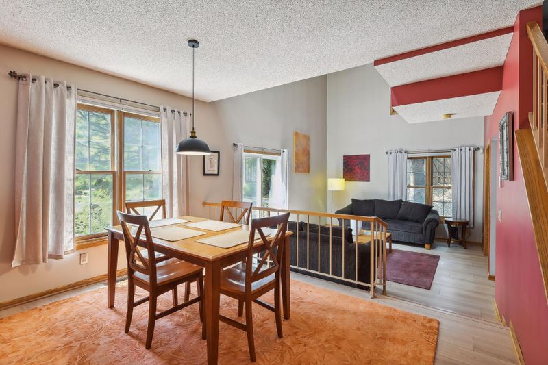 1670 Rose Hill Cir, Saint Paul, MN 55108
