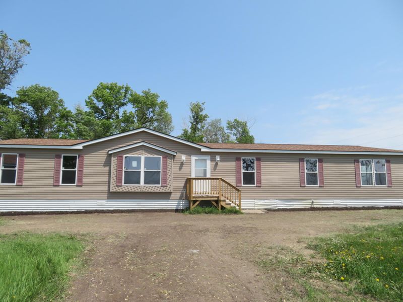 7715 Peyton Ave SW, Cokato, MN 55321