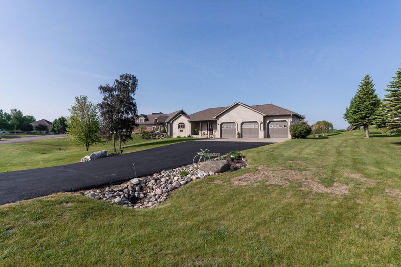 3524 Pebble Hills Dr, Fergus Falls, MN 56537