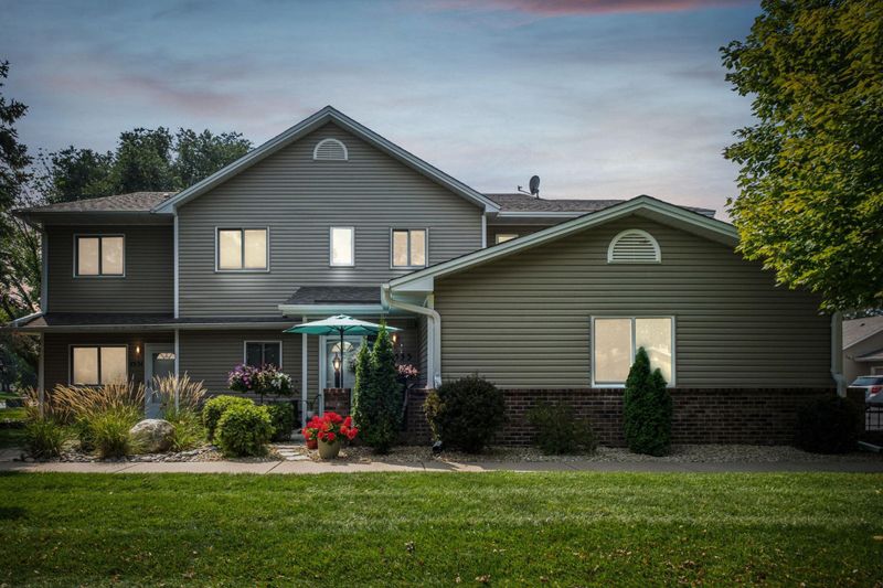 1533 Creek Meadows Dr NW, Coon Rapids, MN 55433