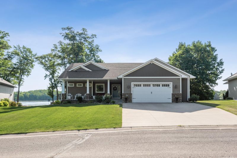 515 Elins Lake Rd SE, Cambridge, MN 55008