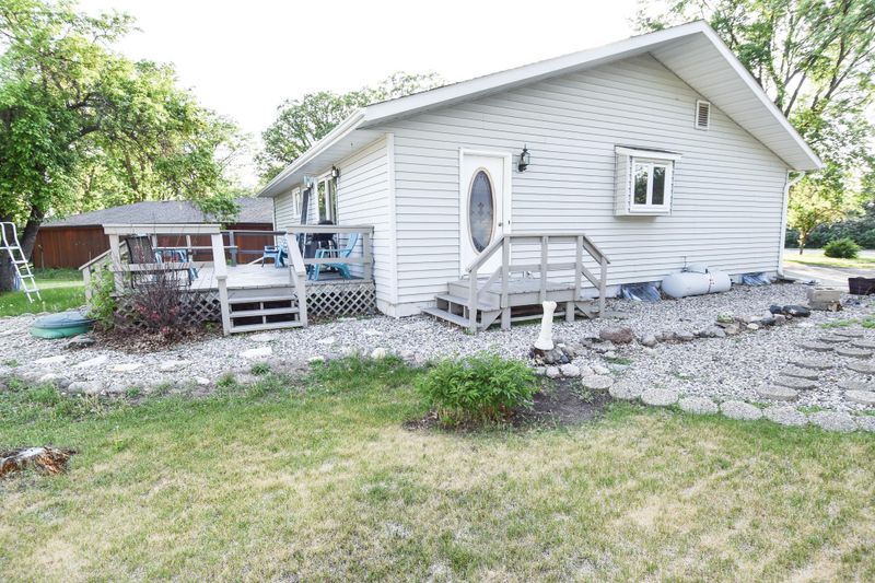 308 Cleveland Ave W, Karlstad, MN 56732