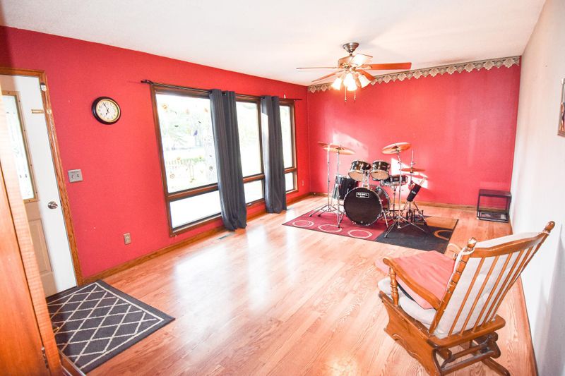 308 Cleveland Ave W, Karlstad, MN 56732