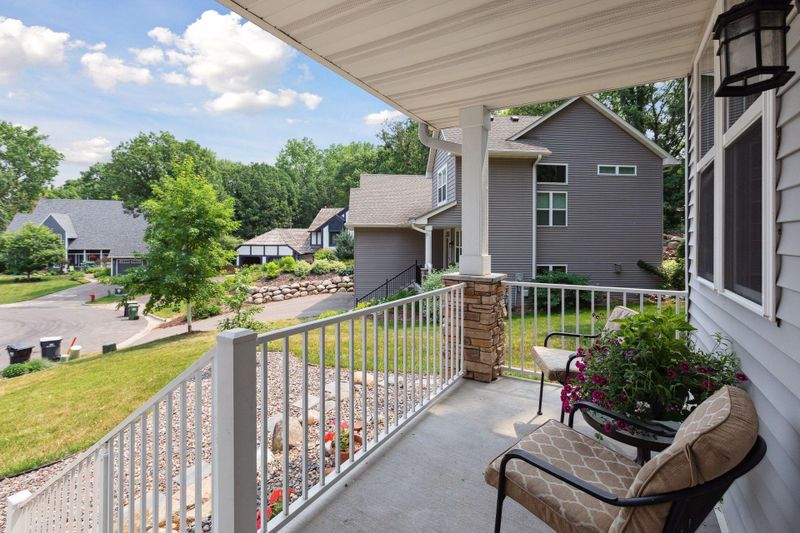 1000 Chatsworth Pl, Shoreview, MN 55126