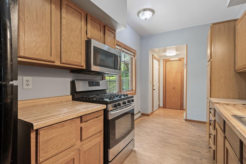 216 Belvidere St E, Saint Paul, MN 55107