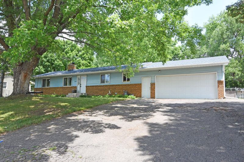 4195 Gershwin Ave N, Oakdale, MN 55128