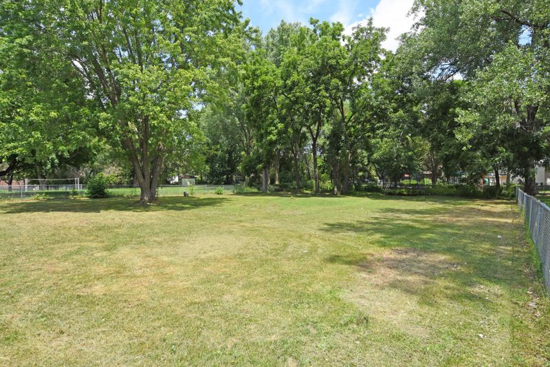 4195 Gershwin Ave N, Oakdale, MN 55128