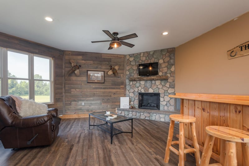 6044 Alyssa Ln, Nelson, MN 56355