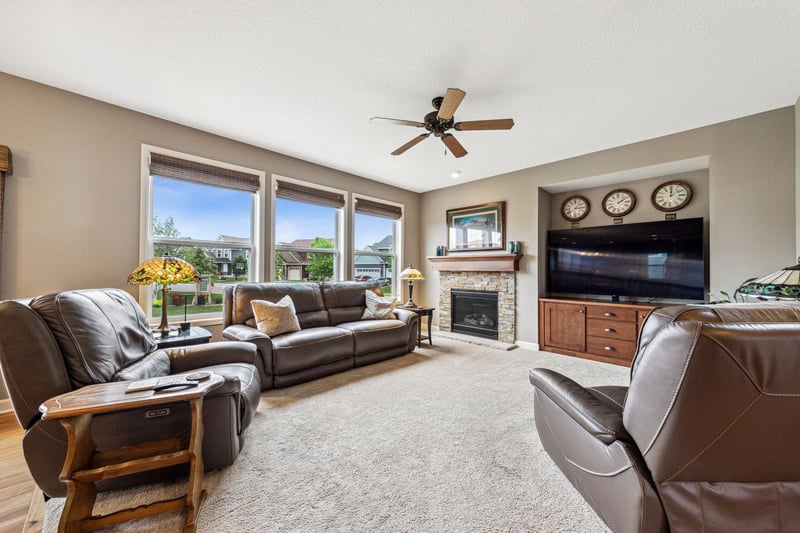 10960 Sundance Woods Blvd, Osseo, MN 55369