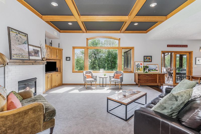 19765 Erin Ave, Prior Lake, MN 55372