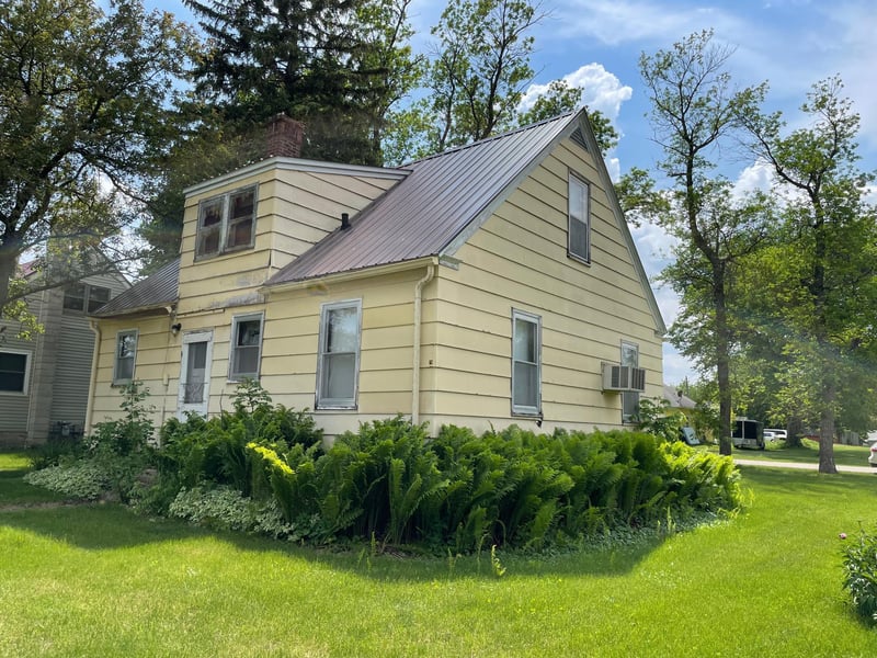 220 Church St, Currie, MN 56123