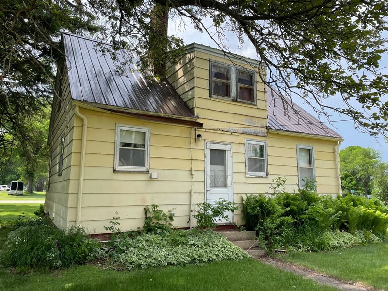 220 Church St, Currie, MN 56123