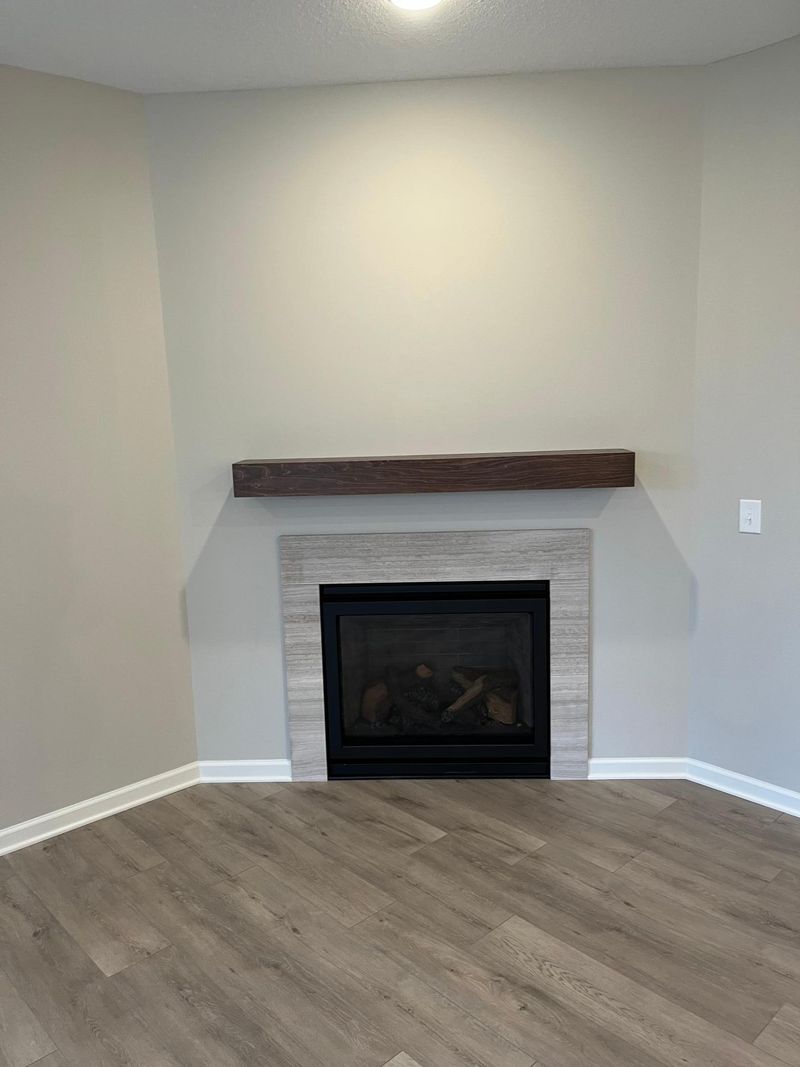 302 Bluejay Ave, Chaska, MN 55318