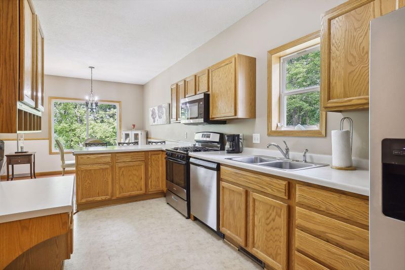 464 Wyoming St E, West Saint Paul, MN 55107